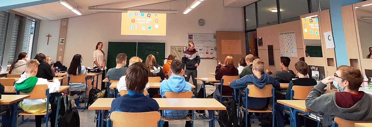 Eschenbacher Schüler blicken hinter die Kulissen ihrer Smartphone-Apps