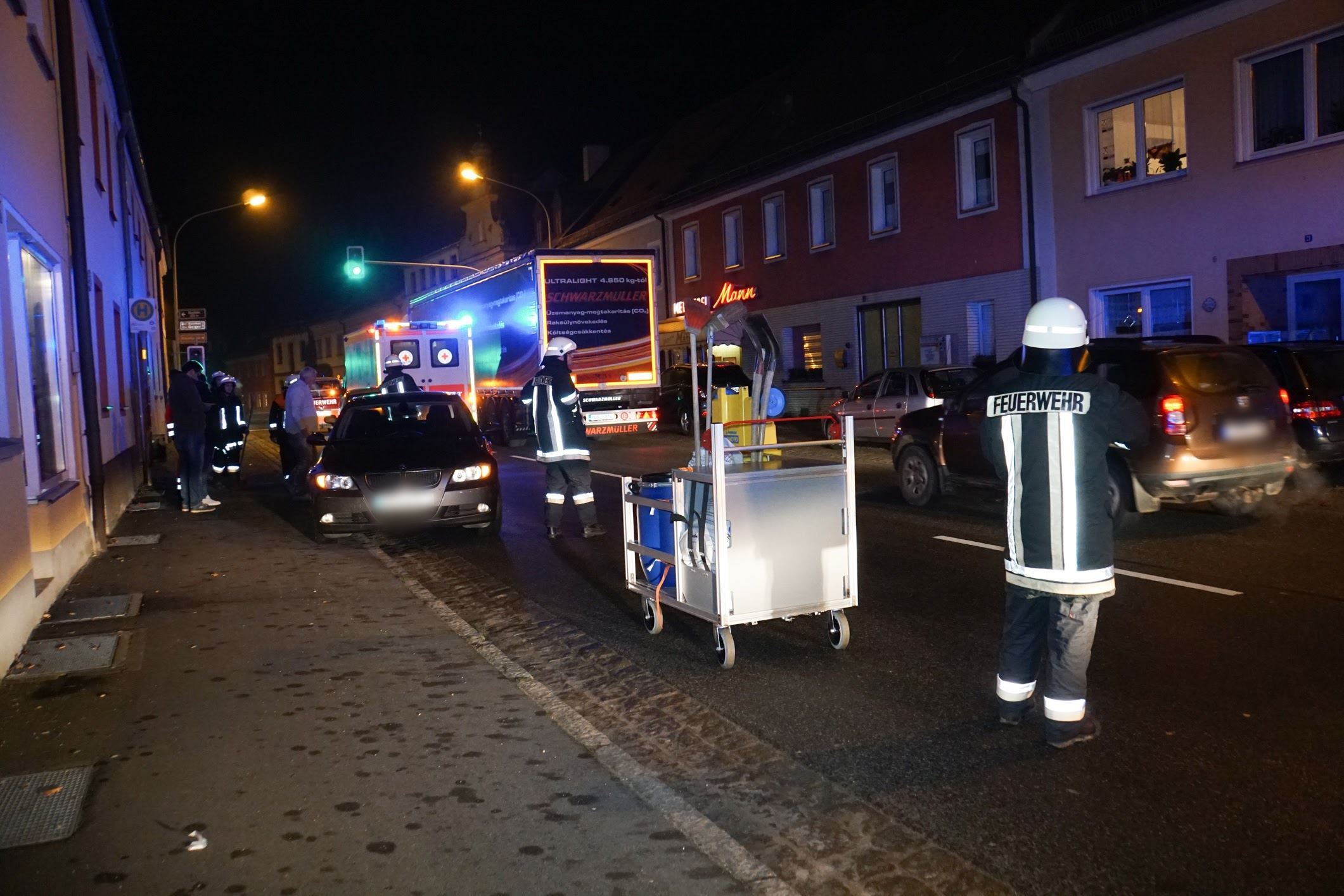 4.000 Euro Sachschaden und ein Verletzter nach Auffahrunfall