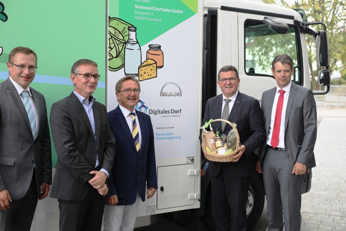 Die Steinwald-Allianz präsentiert den „mobilen Dorfladen“