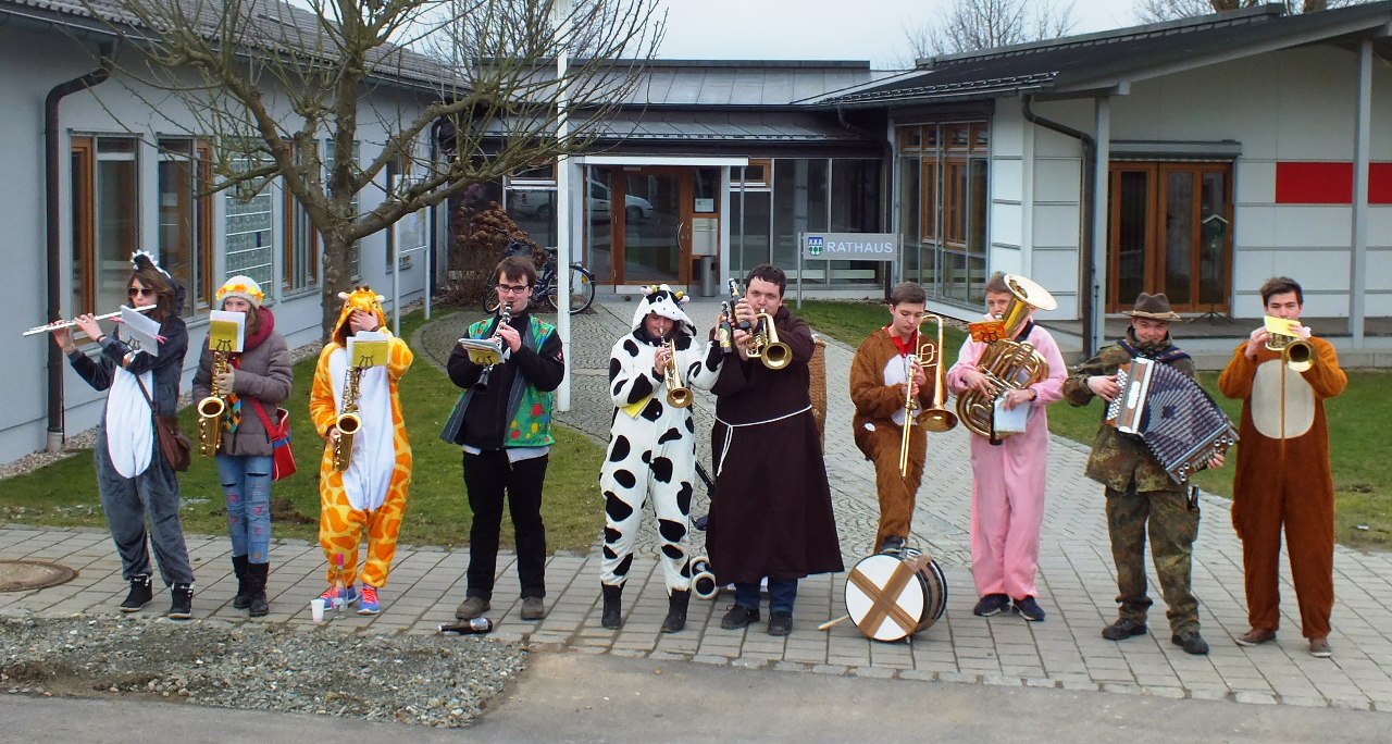 Musikalischer Marsch durch Waldthurn