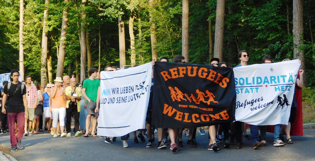Rund 300 demonstrieren gegen Fremdenfeindlichkeit