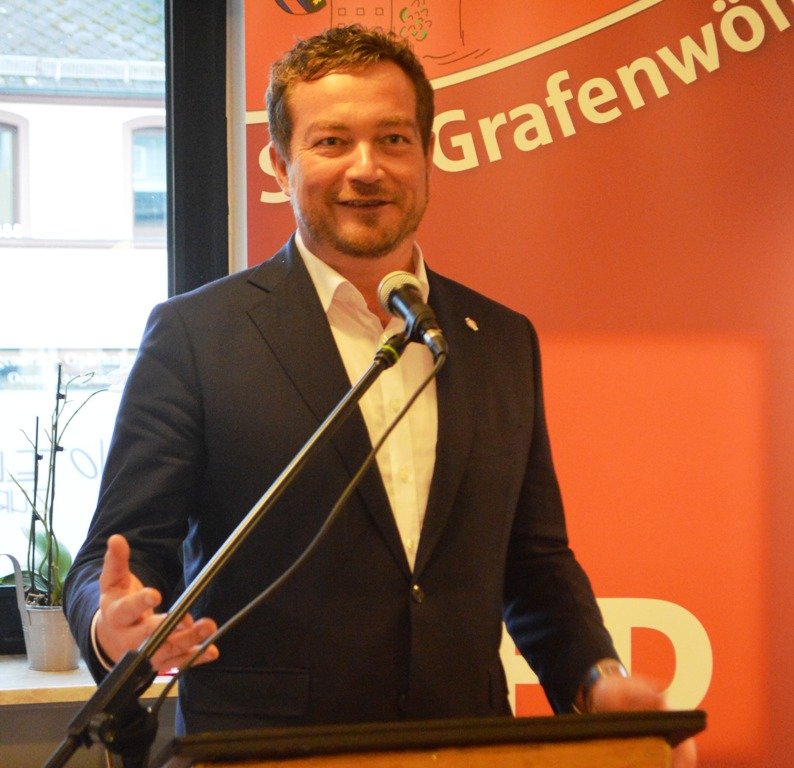 Abgeordneter macht Zoff: Uli Grötsch entspannt