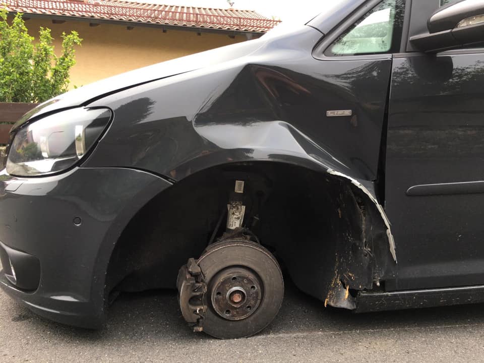 Radmuttern gelockert: Reifen während Fahrt verloren