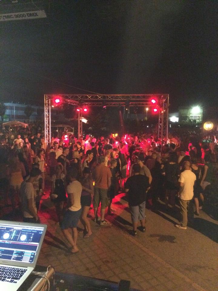 900 Gäste bei Beachparty in Altenstadt