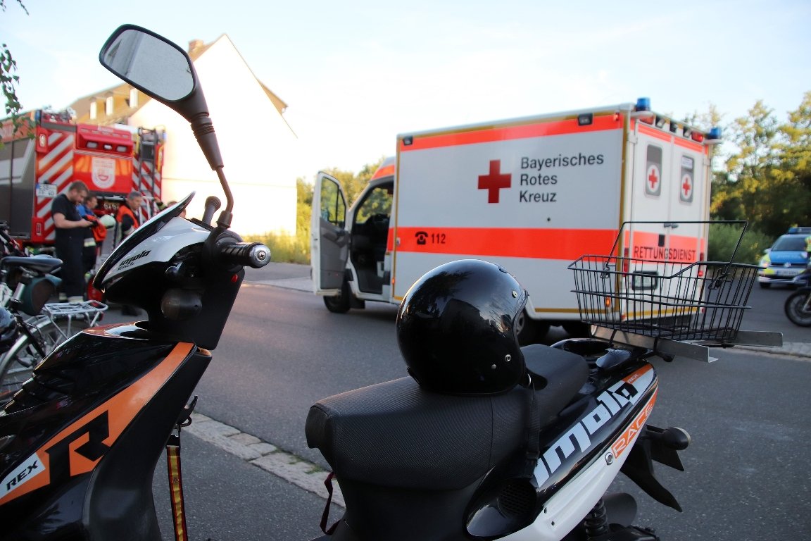 Beim Ausparken Rollerfahrer umgefahren