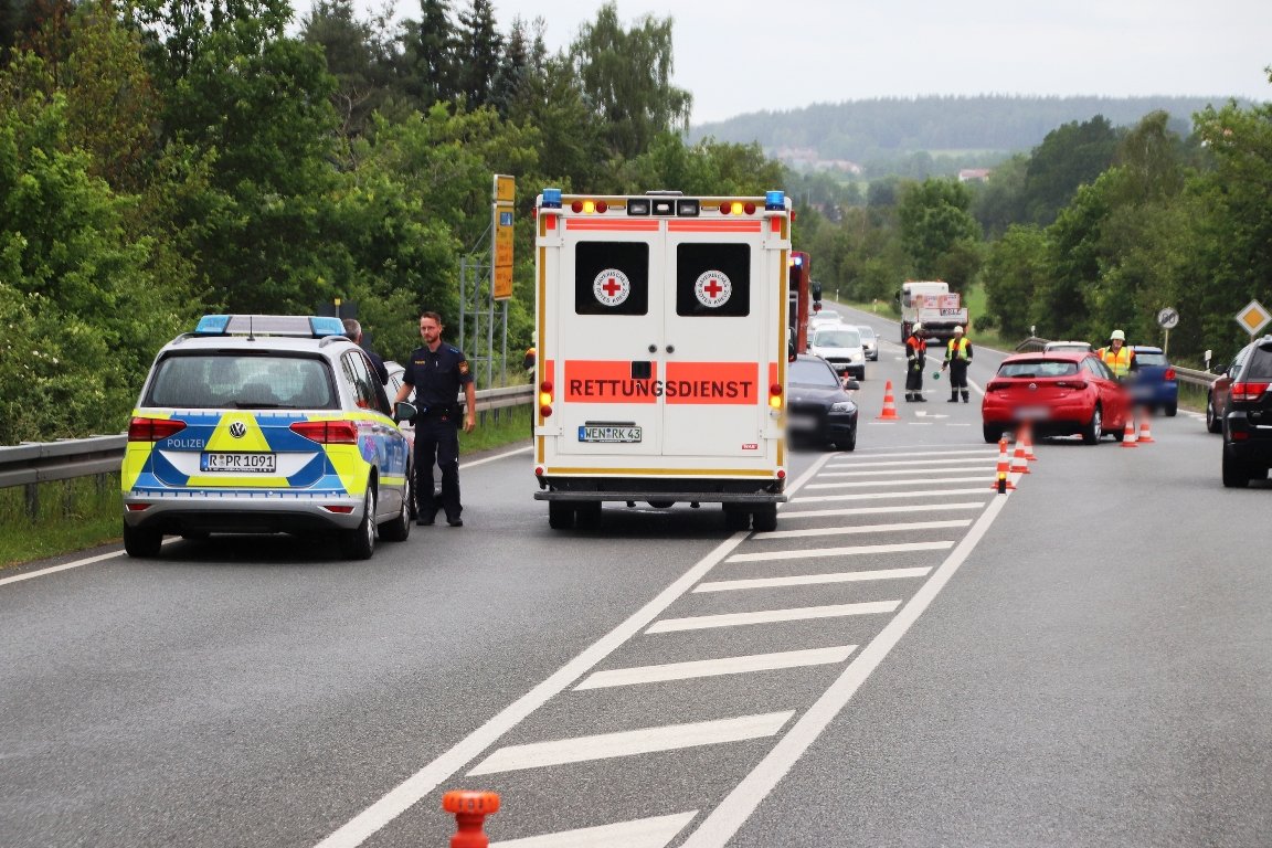 Unfall bei Auffahrt zur B299: 30.000 Euro Schaden