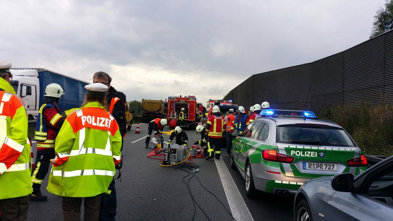 Schwerer Verkehrsunfall auf der A93