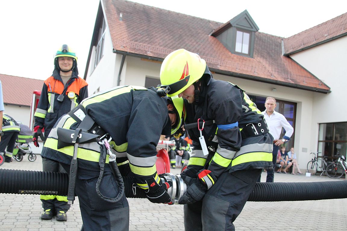Top ausgebildet: Manteler Feuerwehrler meistern Prüfung