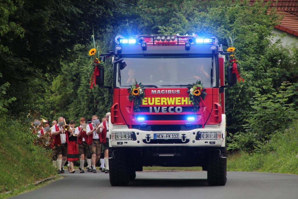 Frisch aus der Werkstatt: Neues Hilfslöschfahrzeug für Feuerwehr Kirchenthumbach