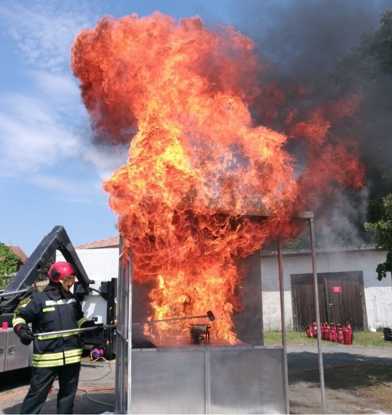150 Jahre Feuerwehr Floß: Blaulichtmeile zum Jubiläum