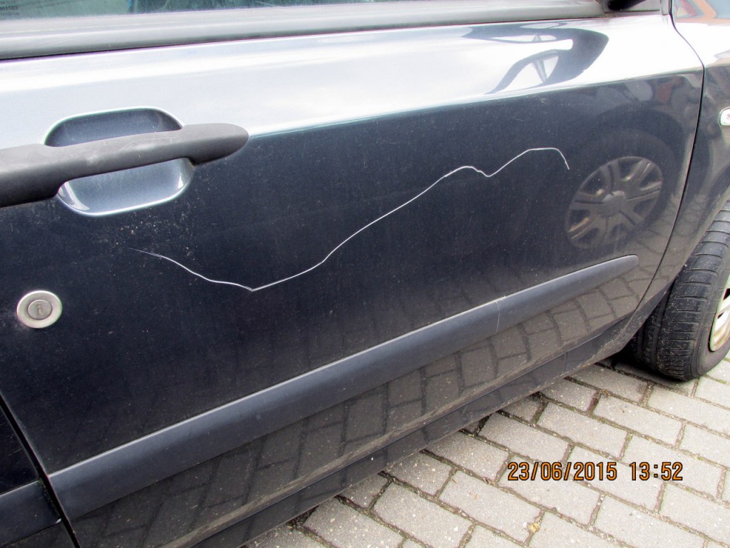 Auto in Pressath verkratzt