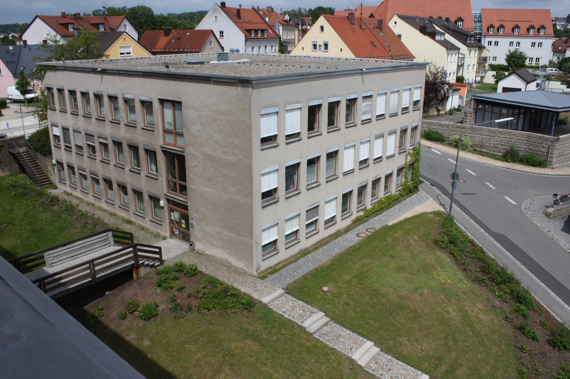 Abbruch des Flachbaus in Neustadt/WN