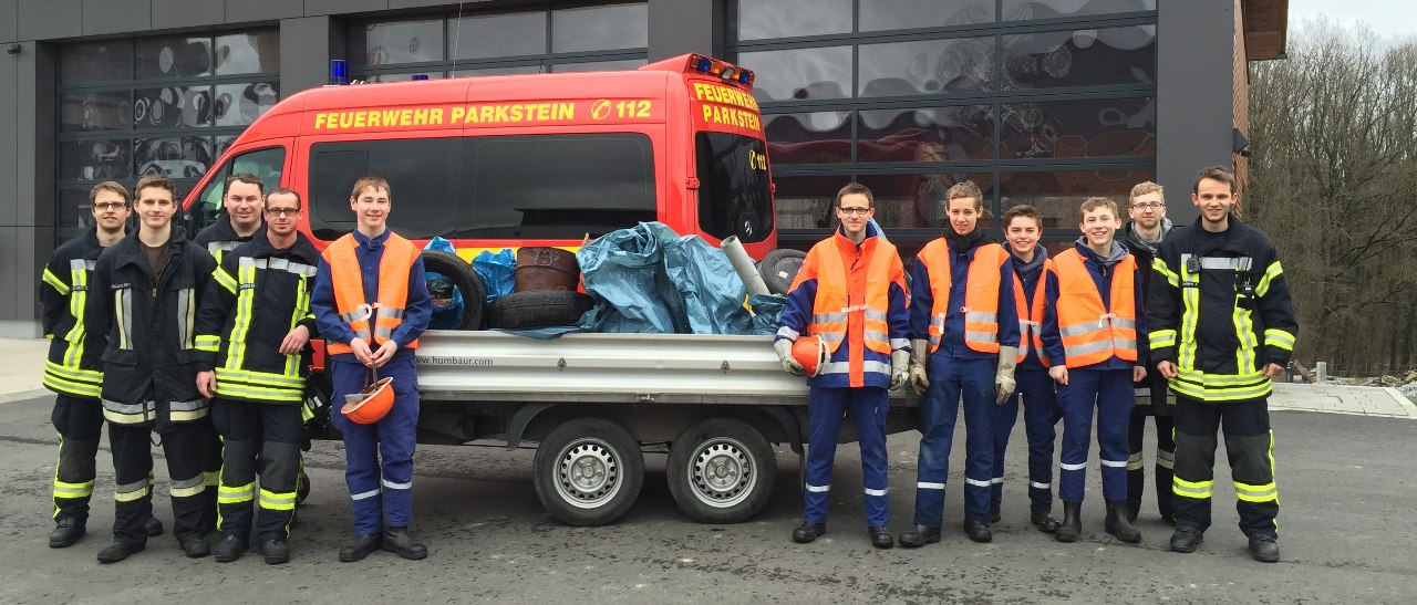 Jugendfeuerwehr macht sauber