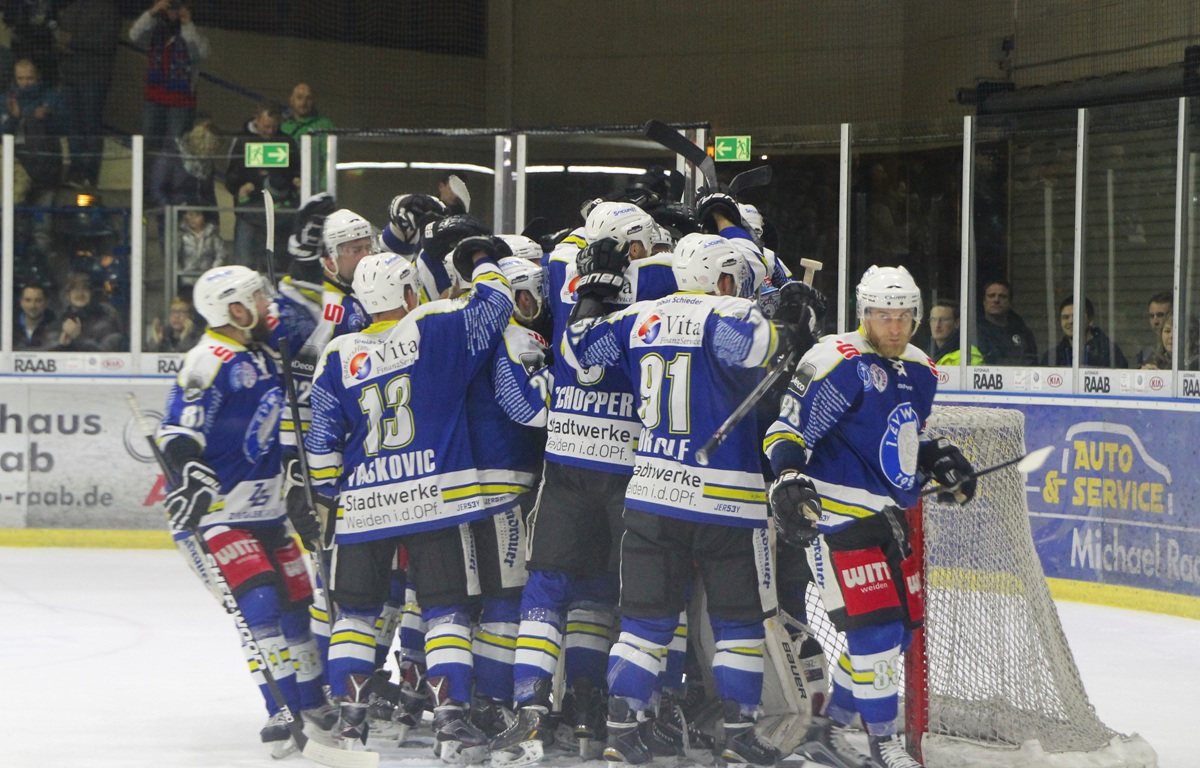 Blue Devils begeistern im Derby gegen den EV Regensburg