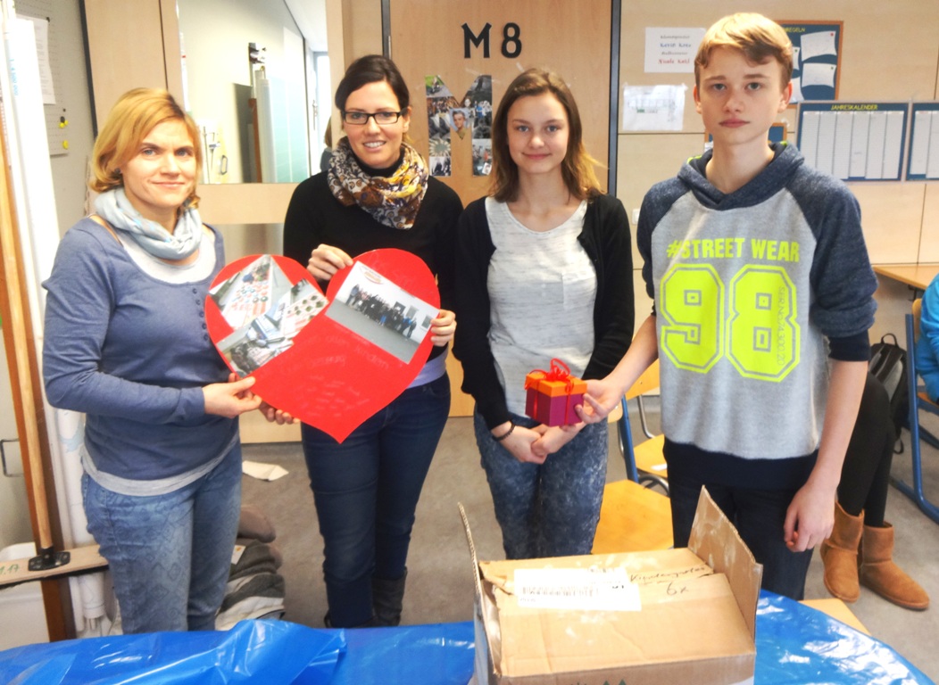 Großzügige Eschenbacher Schüler mit Einblick in Weidener Kinderklinik