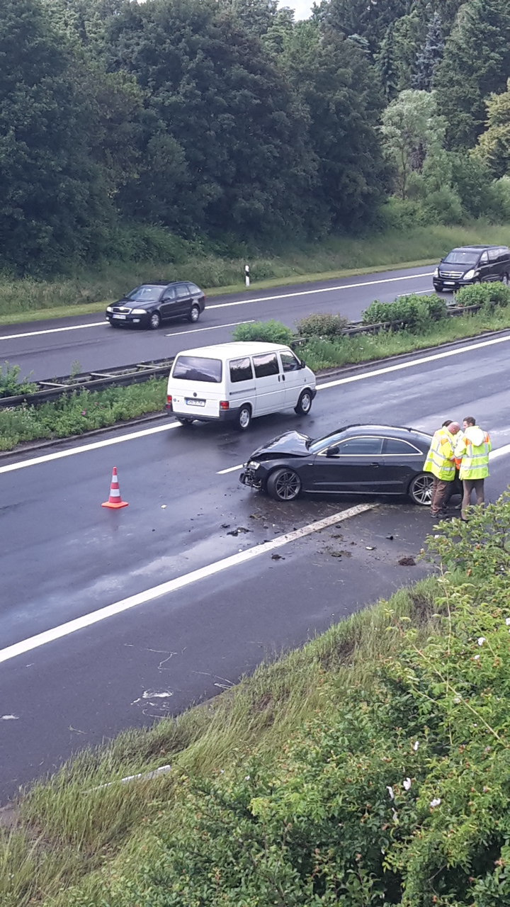 [Update] Unfall auf der A93 – Fahrer kein Unbekannter