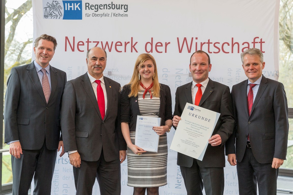 Ronja Staufer ist beste Bankkauffrau der Oberpfalz