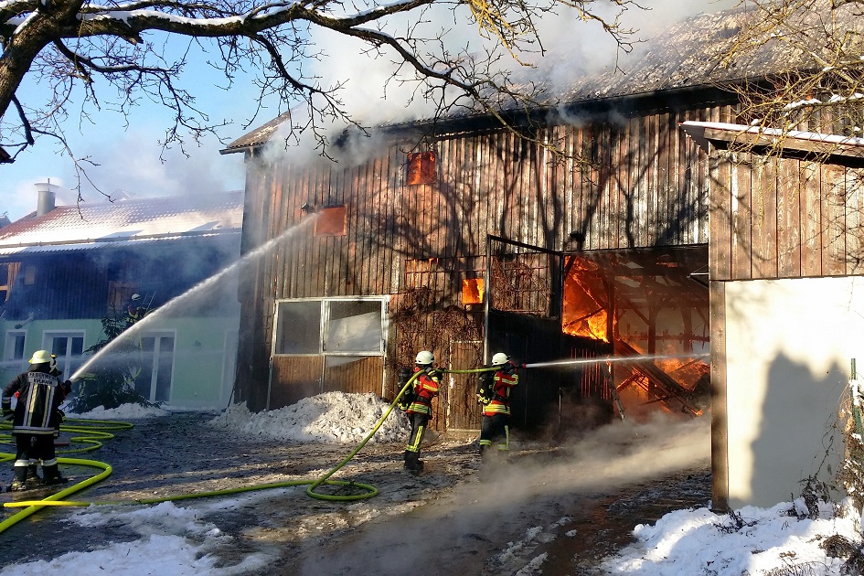 Brand in landwirtschaftlichem Nebengebäude verursacht hohen Schaden