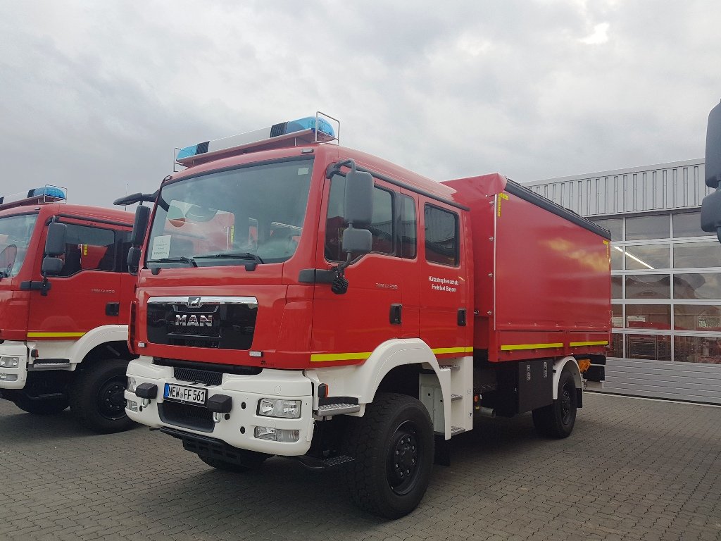 Feuerwehr Oberwildenau feiert neues Einsatzfahrzeug