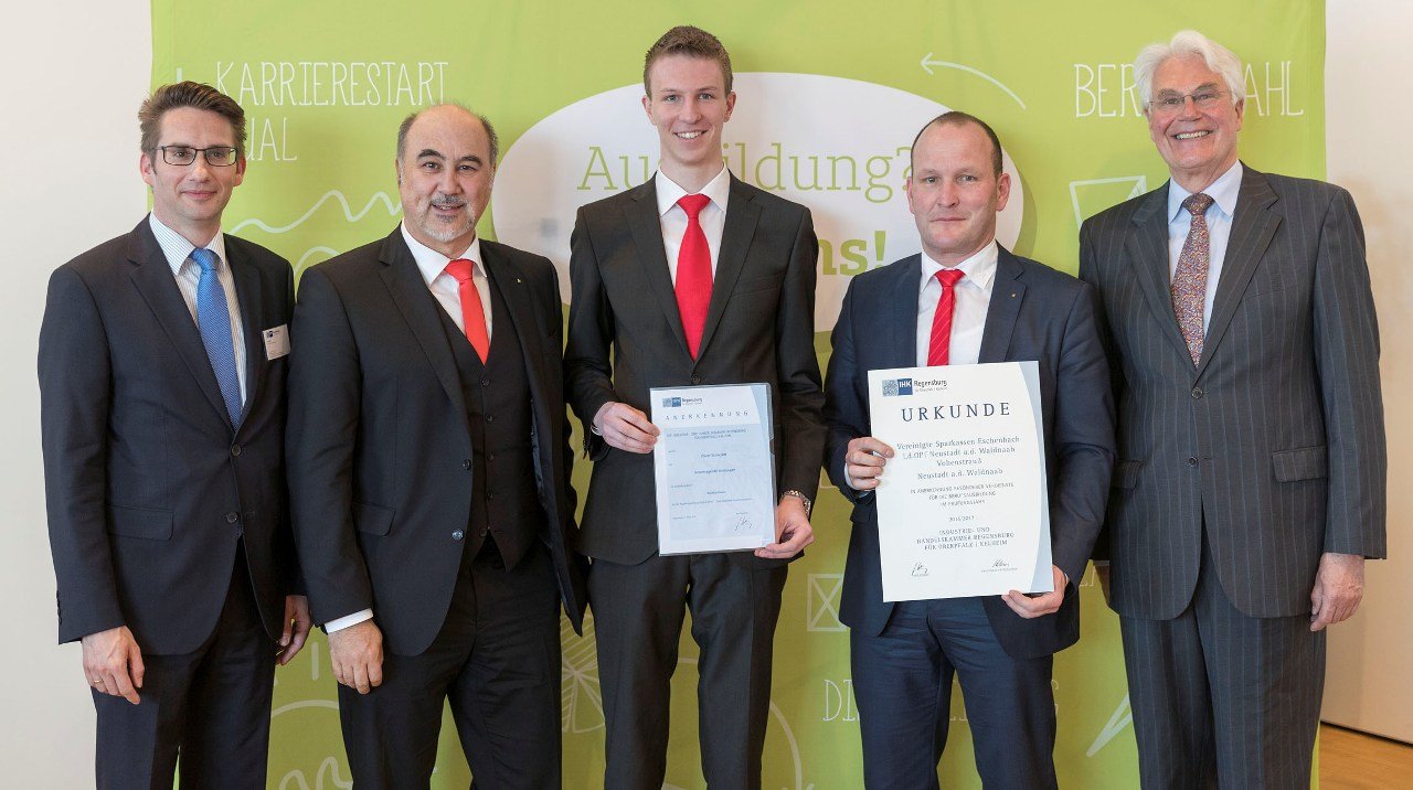Oliver Schneider bester Bankkaufmann in der Oberpfalz
