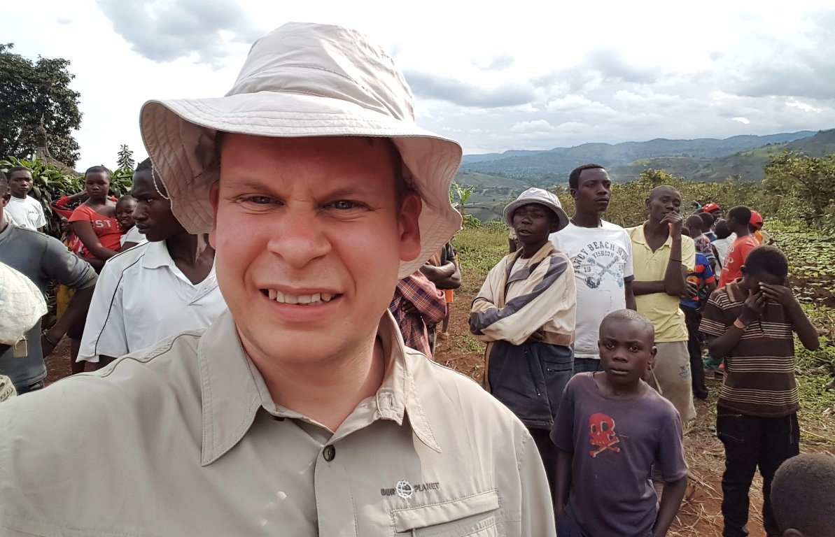 Weidener sorgen für PCs und Generator an Universität in Afrika