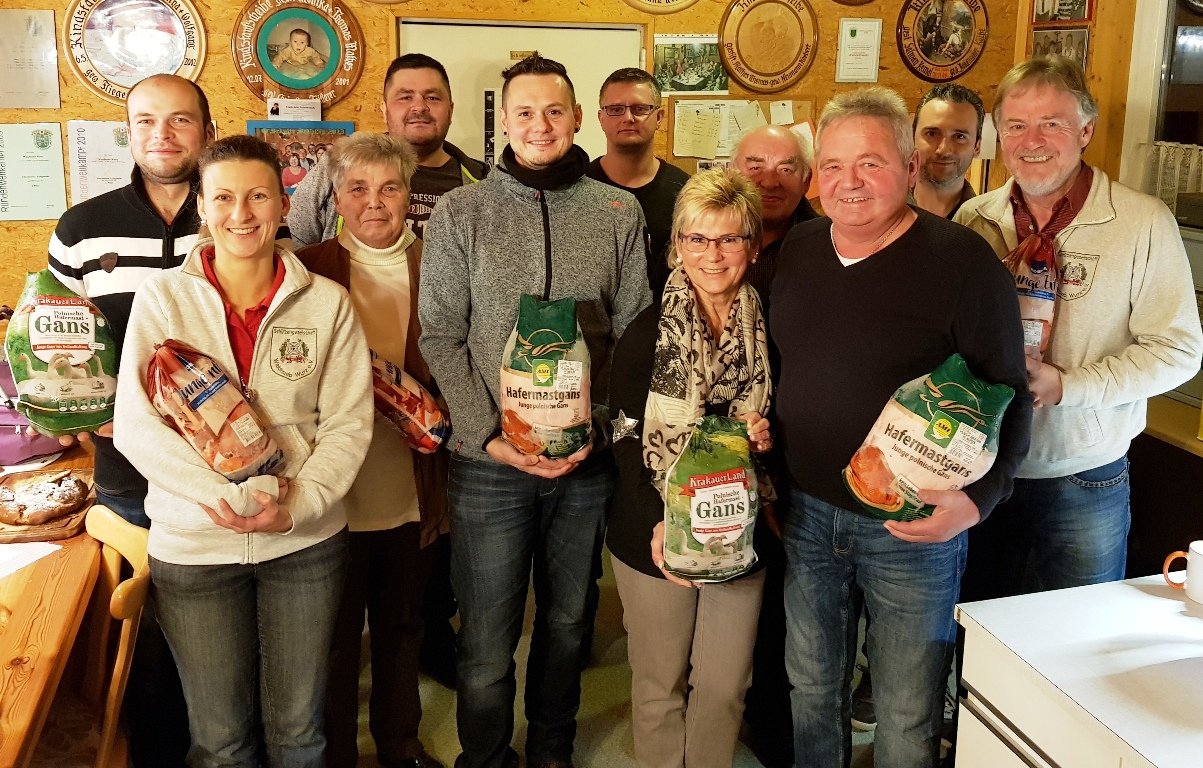 Familie Punzmann räumt rund 15 Kilo Weihnachtsgänse ab