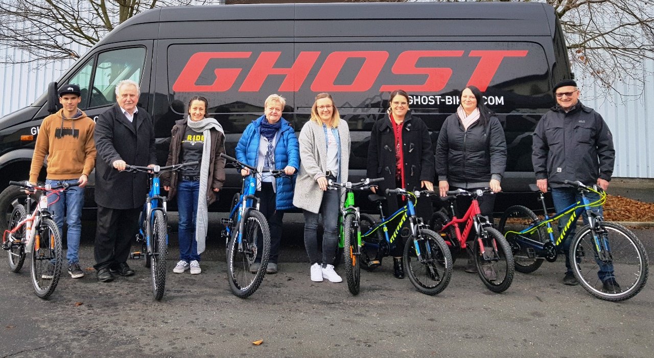 Ghost beschenkt Kreisjugendamt