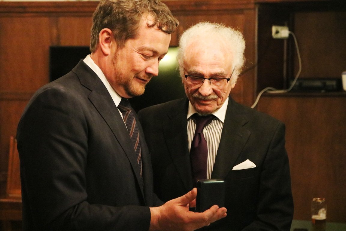 Besondere Auszeichnung für einen besonderen Neustädter