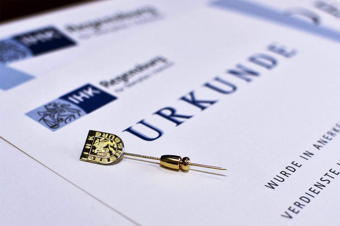 Kontaktfrei verdiente Mitglieder ehren