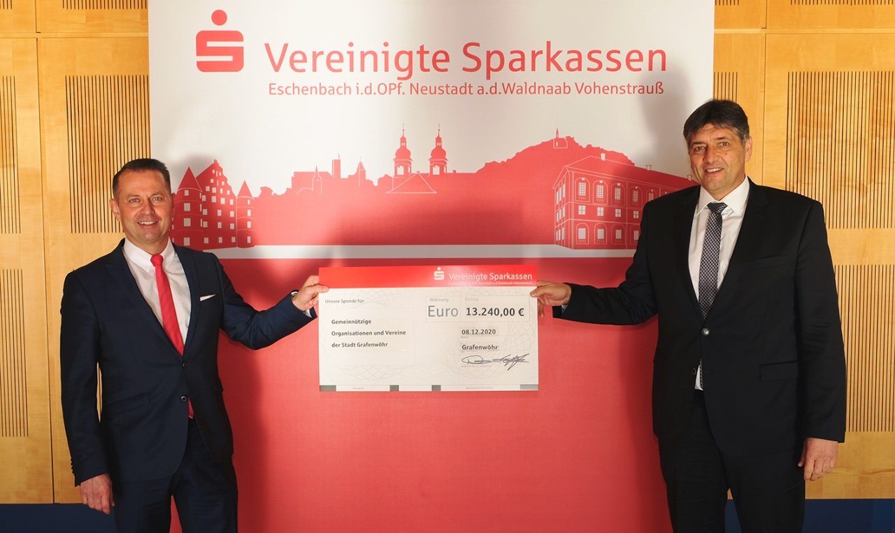 Sparkasse spendet an Vereine: Über 60.000 Euro für die Region