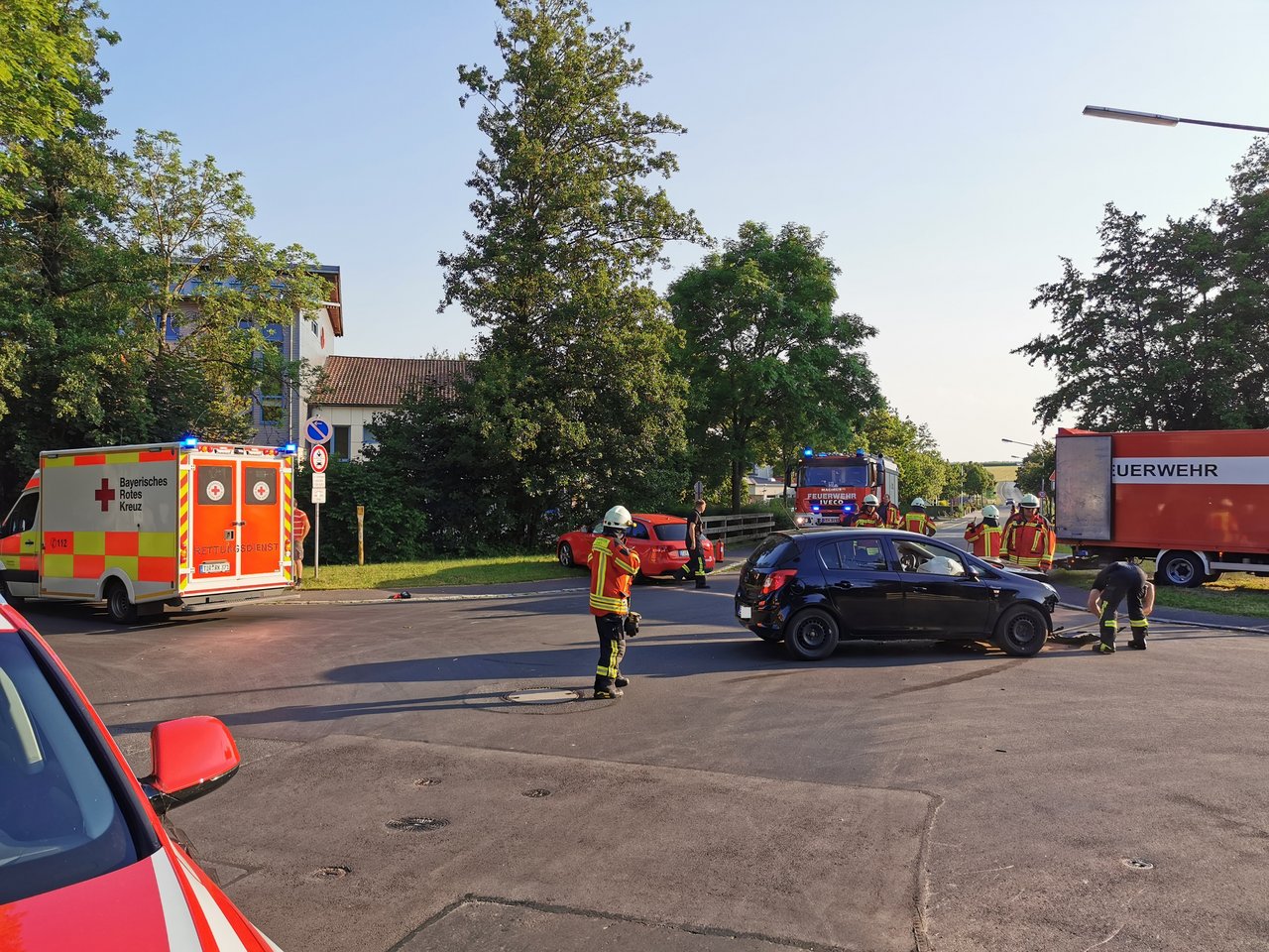 Zwei Verletzte nach Kollision beim Schulzentrum