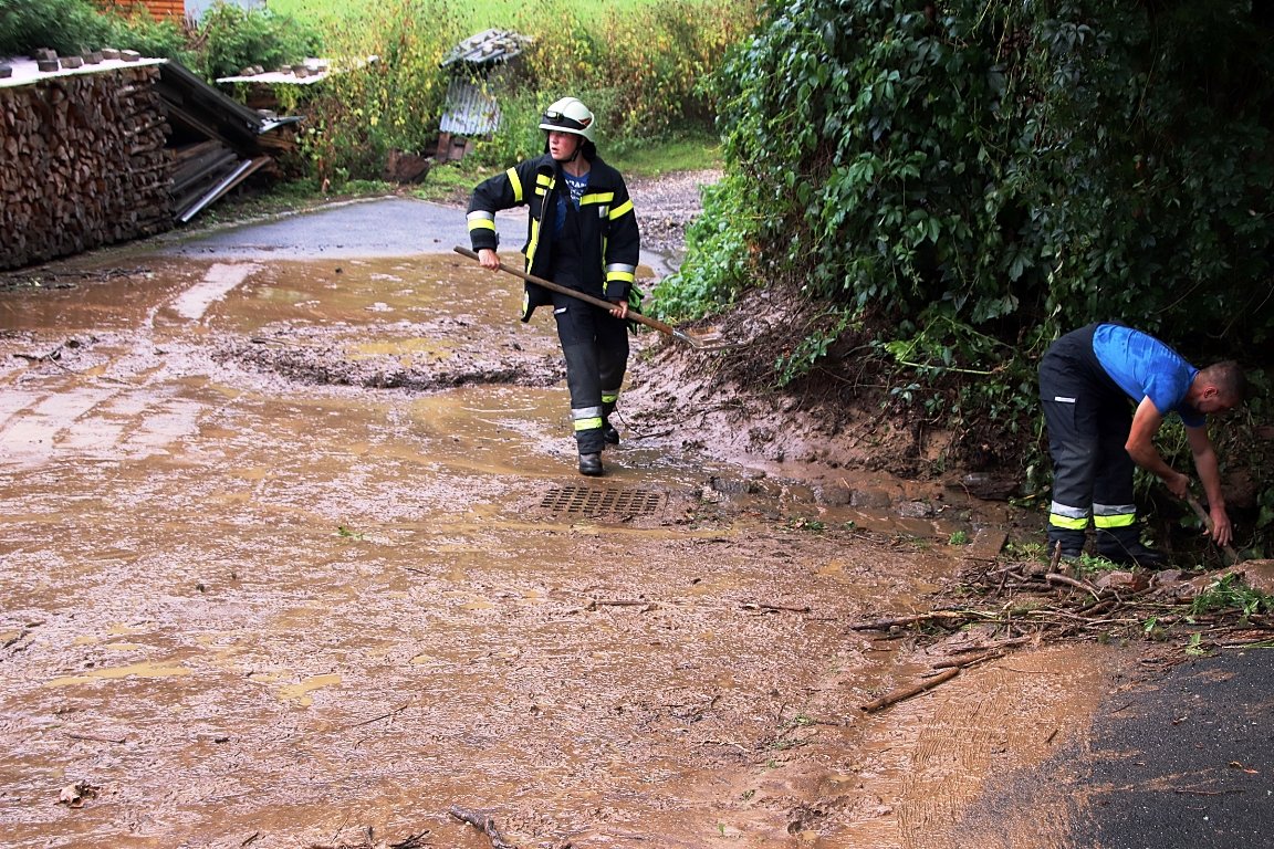 Regenschauer sorgt für Überschwemmung