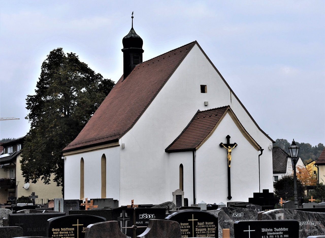 Maskenpflicht an Allerheiligen