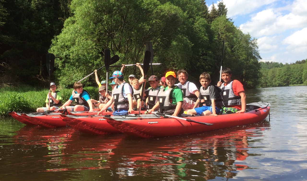 Kanu-Tour auf der Waldnaab und Steinwald-Kraxeln in Pfaben: Ferienangebote der KOJA