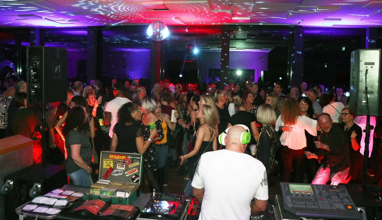 Just Friends 7.0 Party erneut verschoben – Karten bleiben gültig