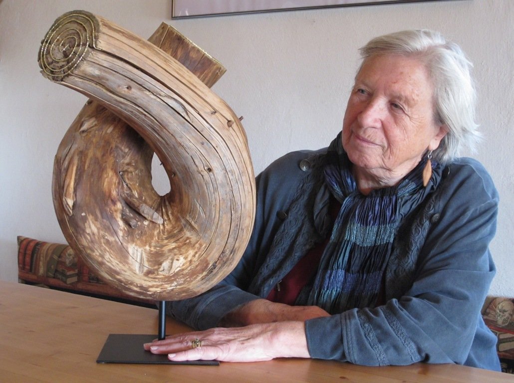 Anna Kaltenecker schafft „Fantasien aus Holz“