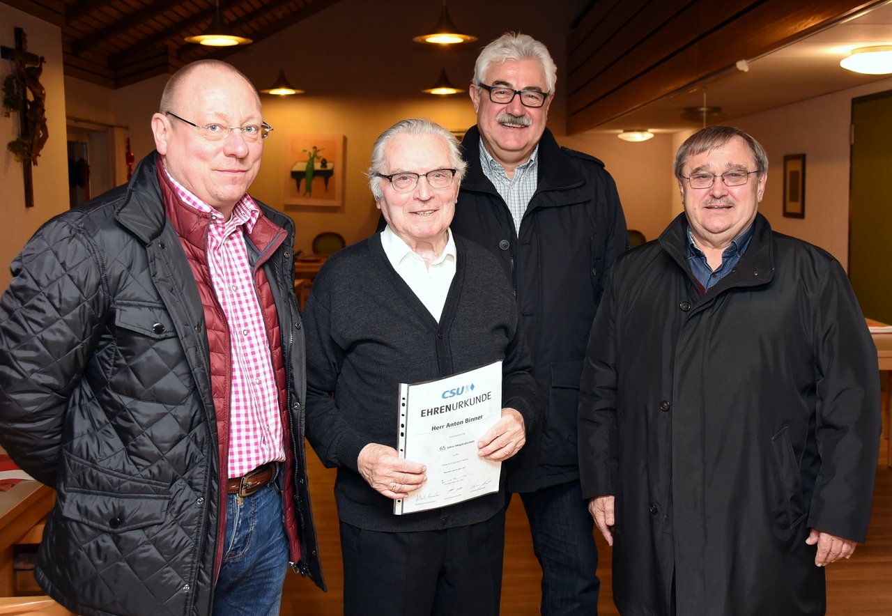 Seit 65 Jahren bei der CSU