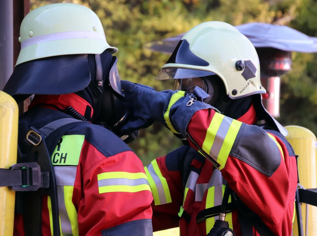 Nachbar und Feuermelder verhindern Brand in Weiden