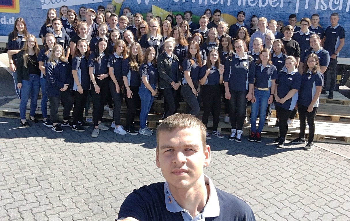 Ponnath bildet sechs junge Leute aus