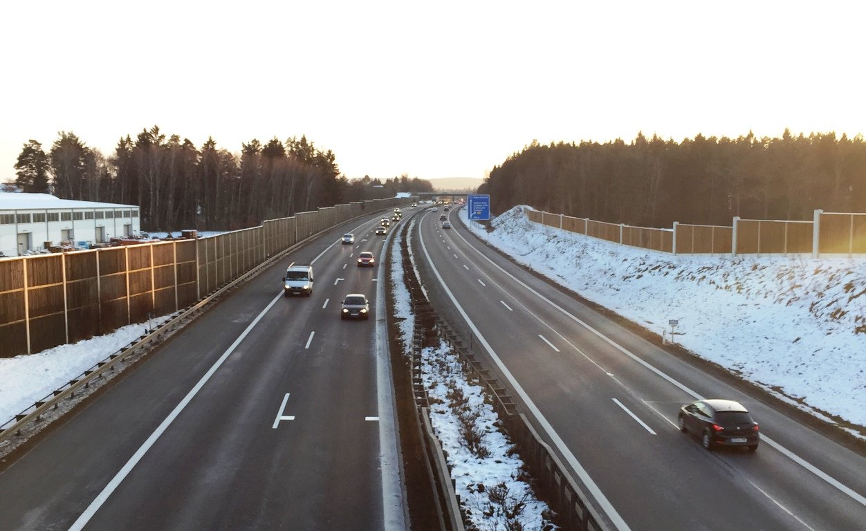 A93: Autofahrer liefert sich Verfolgungsjagd mit Polizei
