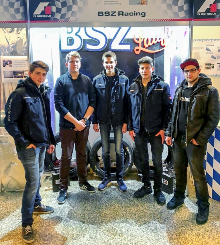 Produktionstechnologen auf Überholspur: BSZ Racing gewinnt Landesmeisterschaft