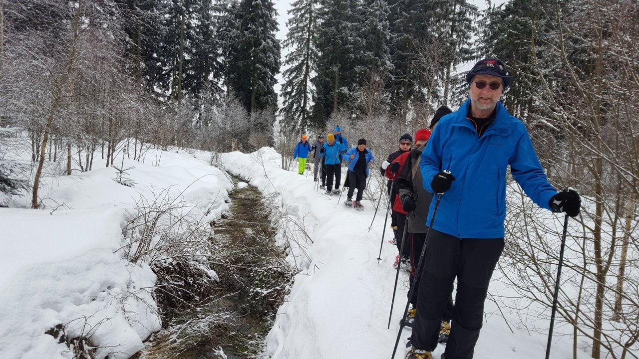 14 Kilometer und 700 Höhenmeter: Schneeschuhwanderung über Berg und Felder