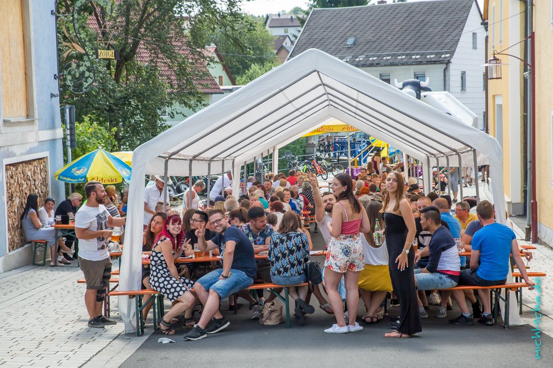 Makrelen, Zoigl und frisches Brot – 15. Backofenfest bei sommerlichen Temperaturen