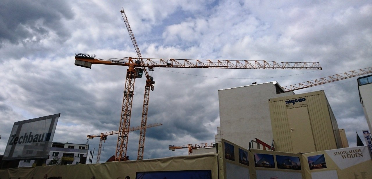 Für zügigen Baufortschritt: Zwei zusätzliche Kräne an NOC-Baustelle im Einsatz