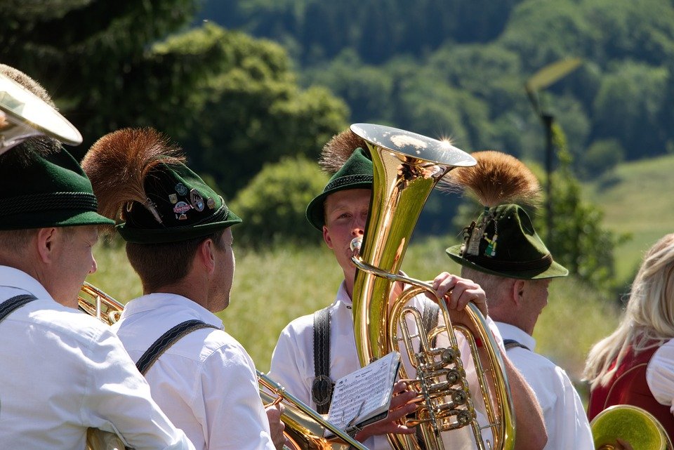 Volksmusik pur mit „Neustadt-Serenade“
