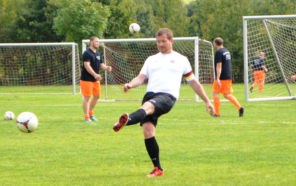 Kinderkrebshilfe klarer Sieger bei Benefizfußballspiel