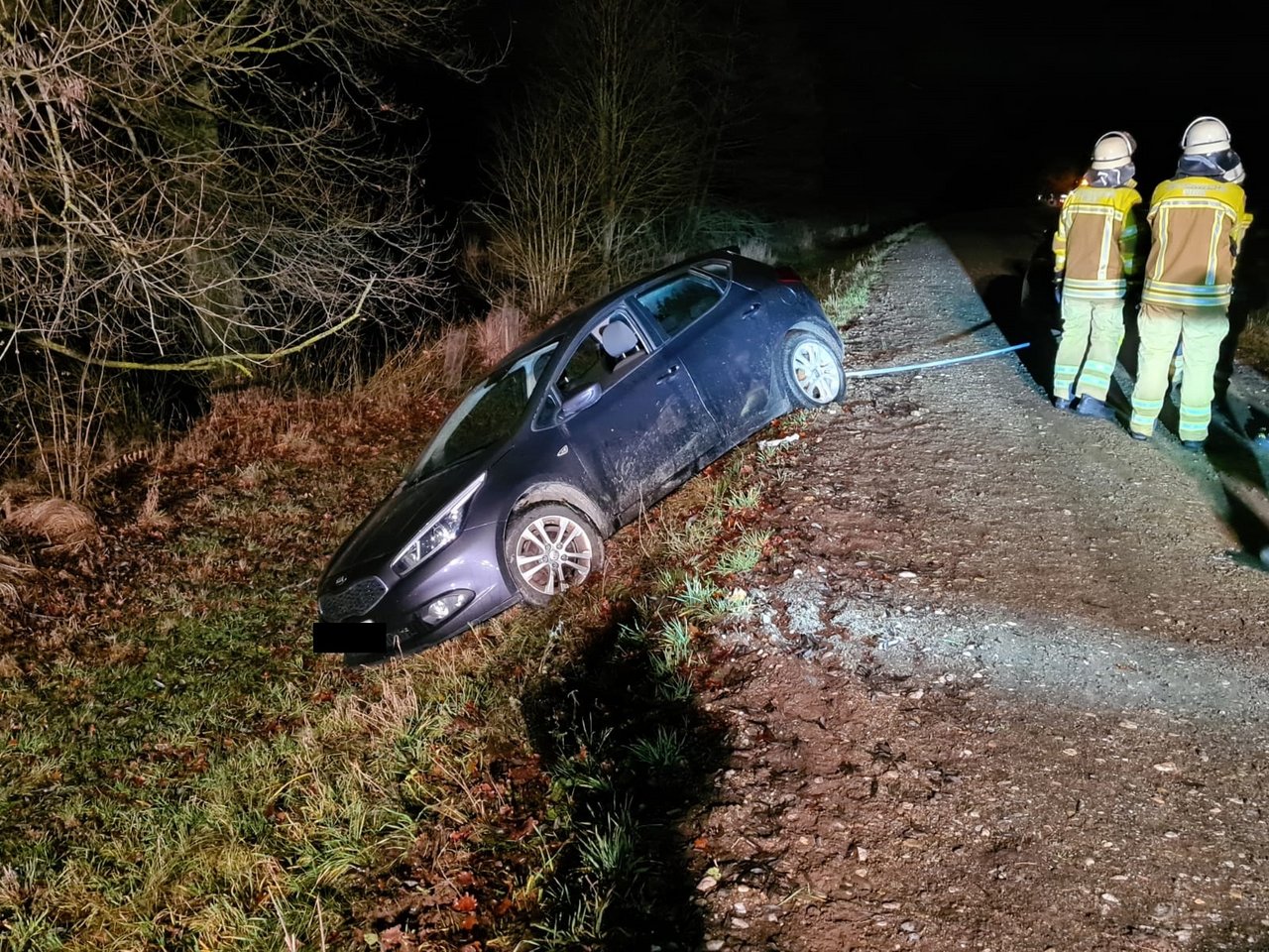 Nach Angelausflug: Einsatzkräfte befreien Frau aus Auto