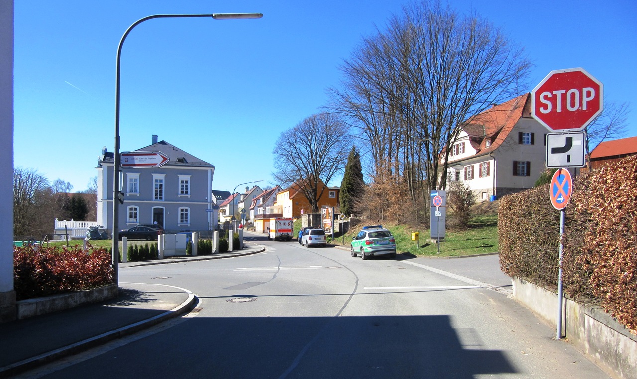 Nach Schwächeanfall: Führerloses Auto fährt in Fußgängergruppe