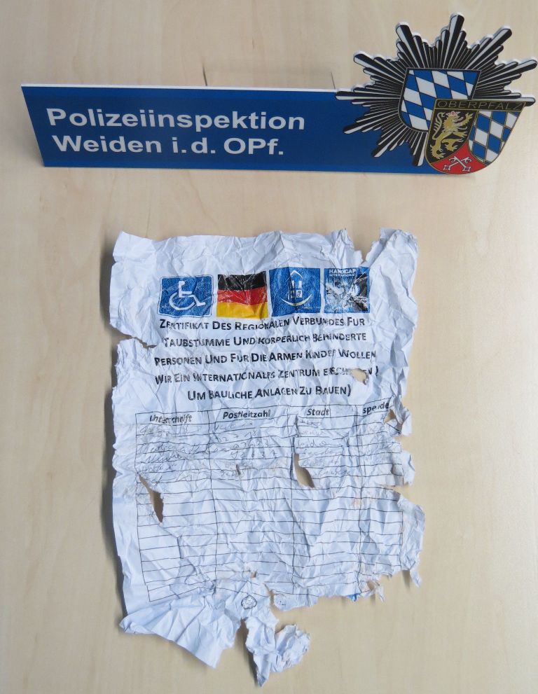 Bettlergruppe zieht durch Weiden