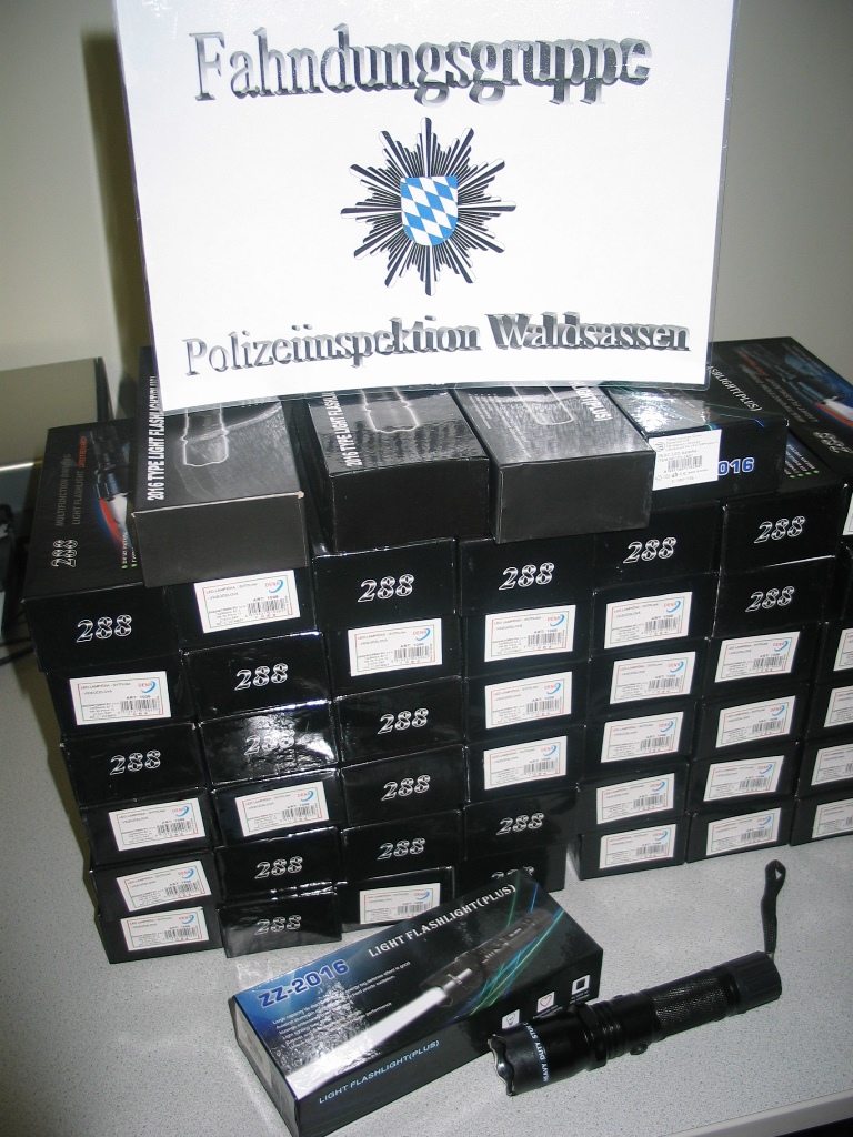 Polizei stellt 50 Elektroschocker sicher